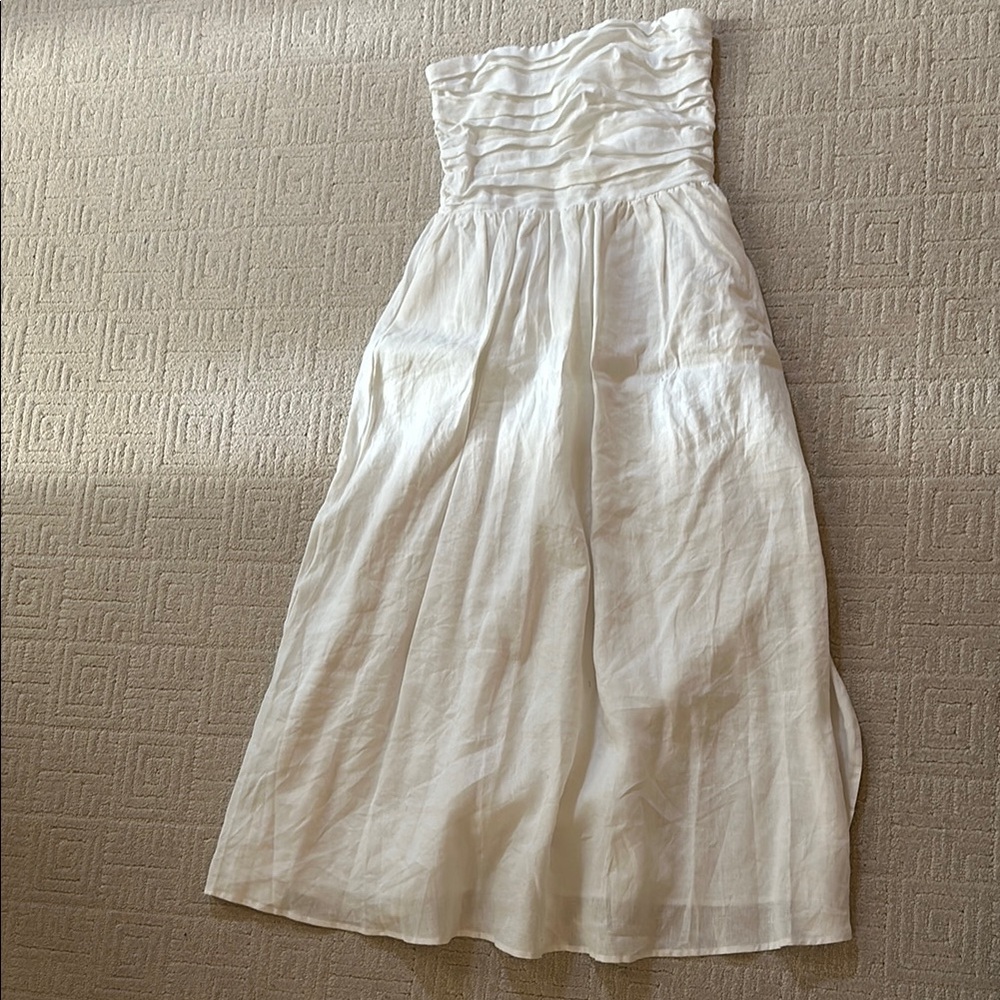 DISSH Elegant White Strapless Dress